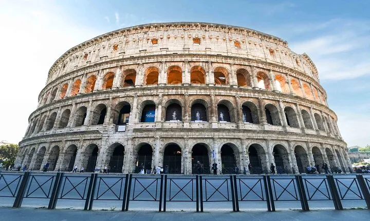Rome: Colosseum Arena Floor, Roman Forum and Palatine Hill Tour
