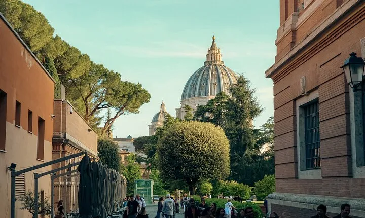 Vatican Museums and Sistine Chapel Tour with St Peter's Access