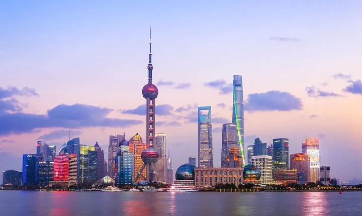 Private Night Tour of Shanghai Lujiazui and the Bund Sightseeing Tunnel