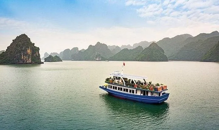 Amazing Ha Long Bay – Lan Ha Bay 1 Day Trip From Hanoi