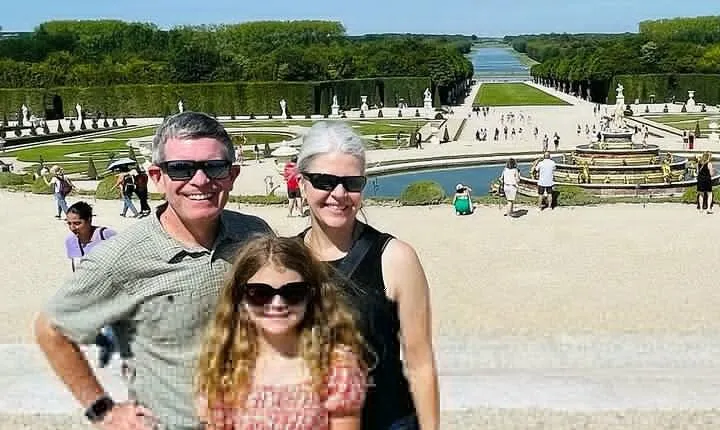 Versailles Palace Family Tour with Private Transfers and Lunch