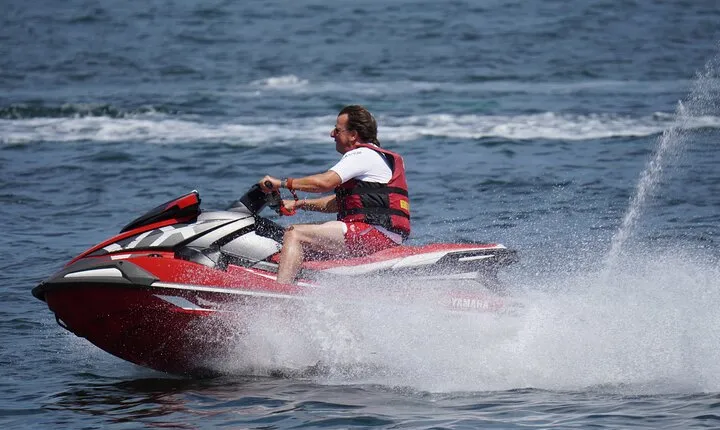 Drive Self Jet Ski Half an Hour