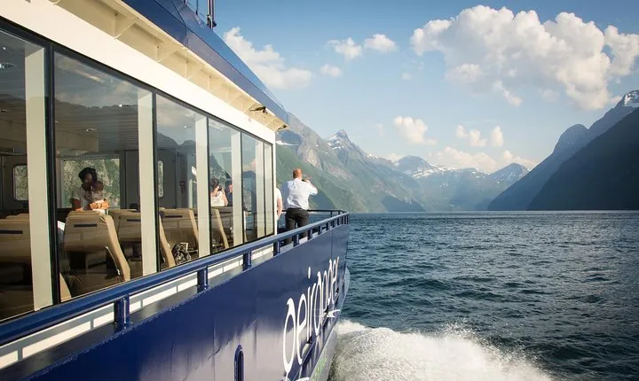 Fjordcruise Ålesund Geirangerfjord T/R