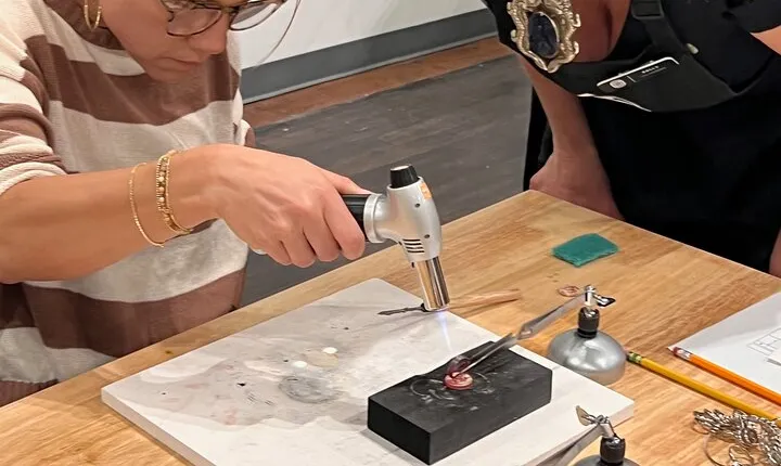 Experience Create your own jewelry workshop for beginners
