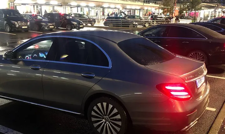 Private Transfer from the City of Paris To Orly Airport (ORY)