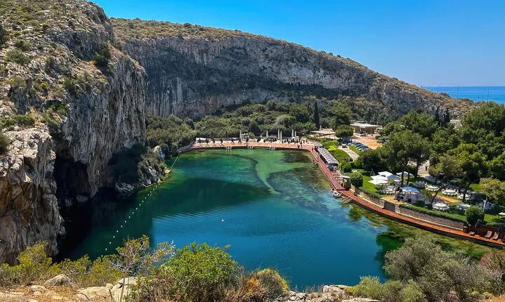 Thermal Lake Vouliagmeni and Beach Private Tour in Athens