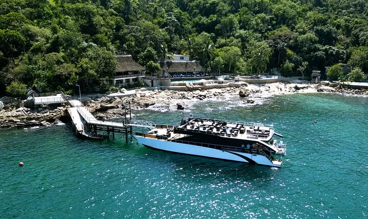 Mega Yacht ALL INCLUSIVE Remote Paradise Beach Adventure