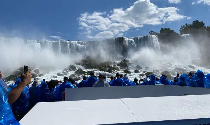 Maid in America Tour of Niagara Falls, USA