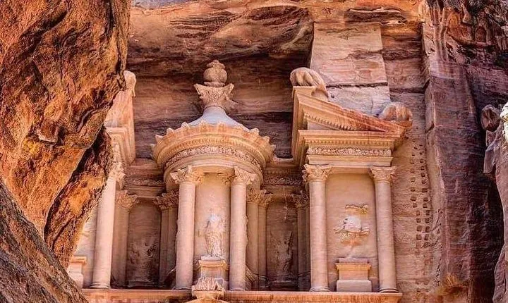 Petra & Dead Sea 1 Day Private tour (Lunch included)