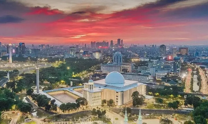 Jakarta Night Tour with Dinner at Café or Food street