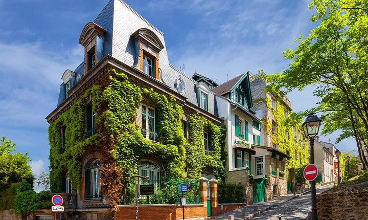 Romantic Montmartre: Paris Lost Lovers Exploration Game and Tour