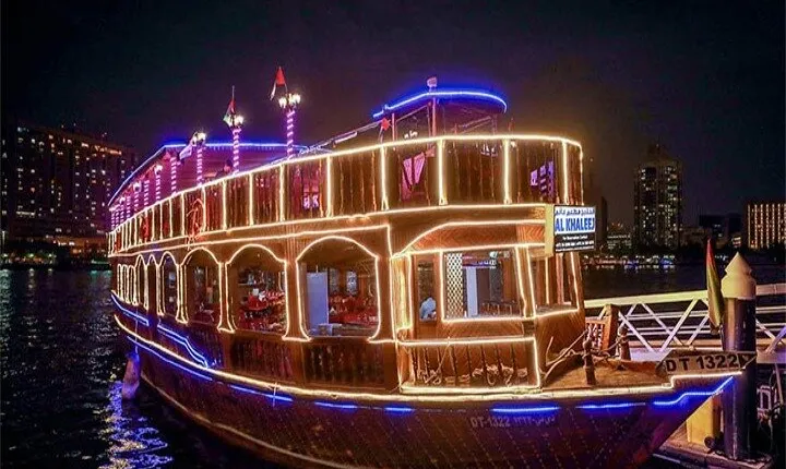 Luxury Dhow Dinner Cruise in Dubai Marina with Live Entertainment
