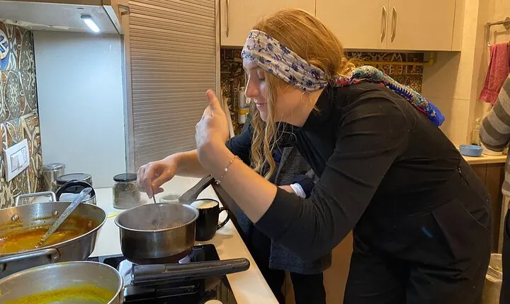 Chai Master Class in an Authentic Indian Home with Food