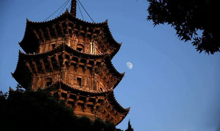 Quanzhou Private Customized Day Tour: Top Attractions with Lunch