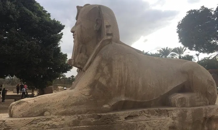 Private Sightseeing tour to Giza pyramids Sakkara & Memphis
