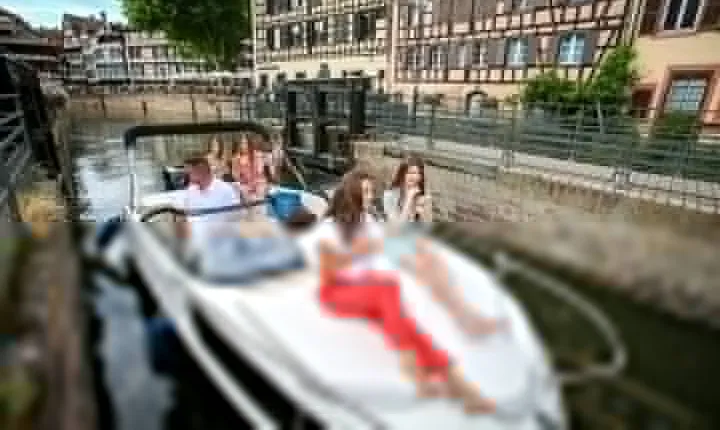 BOAT ALSACE Visit Strasbourg in a private boat + Captain