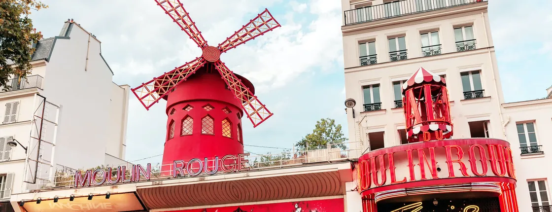 Dinner at the Eiffel Tower, cruise and show at Moulin Rouge