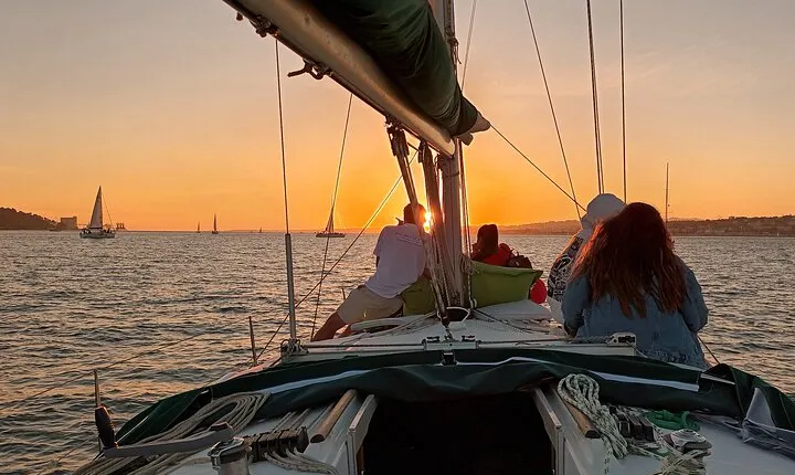 2-Hour Lisbon Sunset Sailing Tour