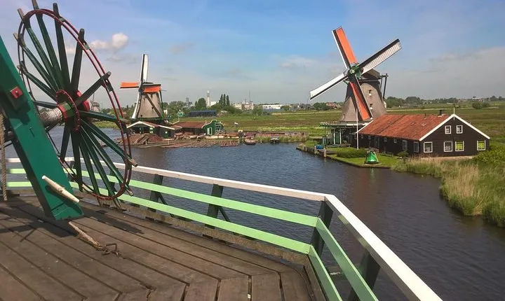 Zaanse Schans Small-Group Excursion from Zaandam