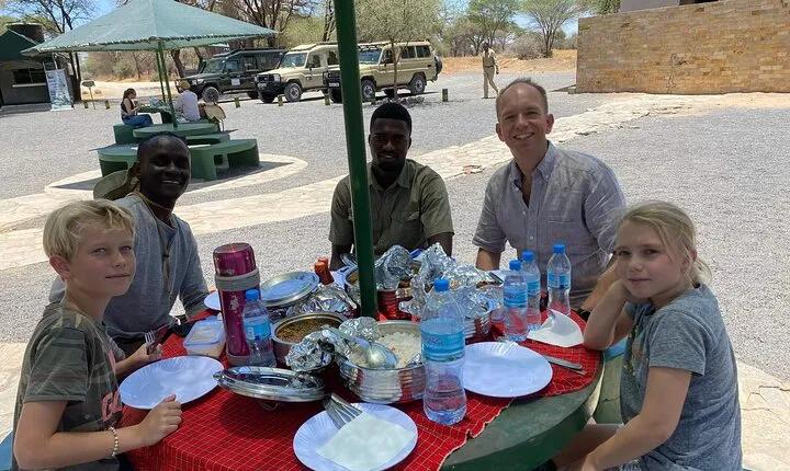 Four Day Lake Tour to Manyara and Serengeti and Ngorongoro Crater