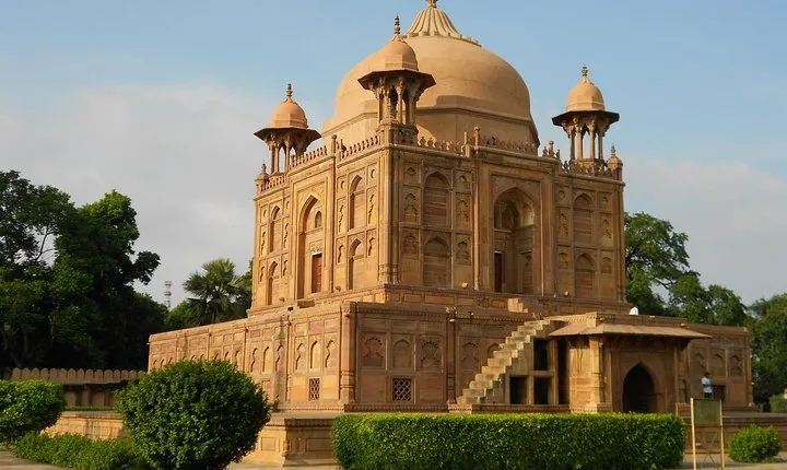 Allahabad tour in one day Including Car and Tour Guide