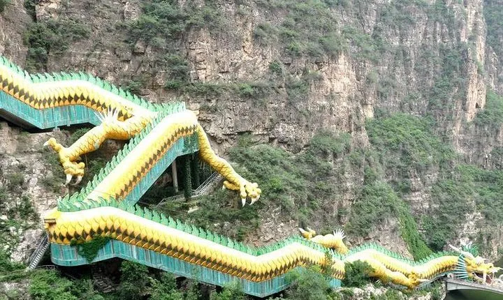 Longqingxia Gorge Cruise and Badaling Unrestored Great Wall Private Day Tour