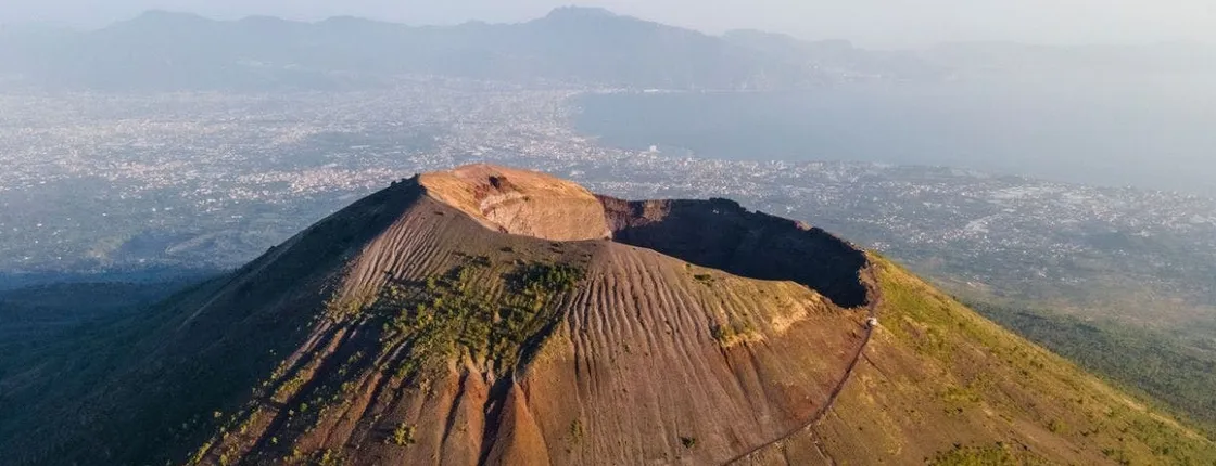 Mount Vesuvius Group Tour with a Hiking Guide from Pompeii