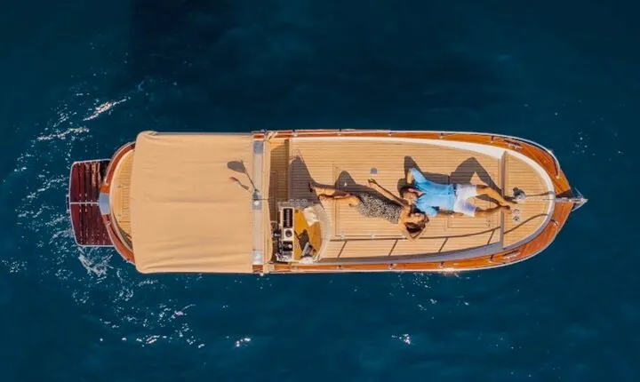Dolce vita in Gulf of poets