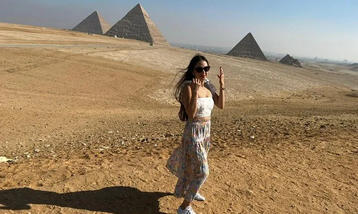 Private 8-Hour Tour to Giza Pyramids and Egyptian Museum from Cairo