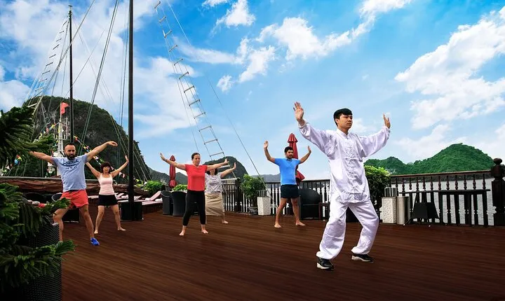 Halong Bay Odyssey: 2 Days 1 Night La Stellar Cruise from Hanoi