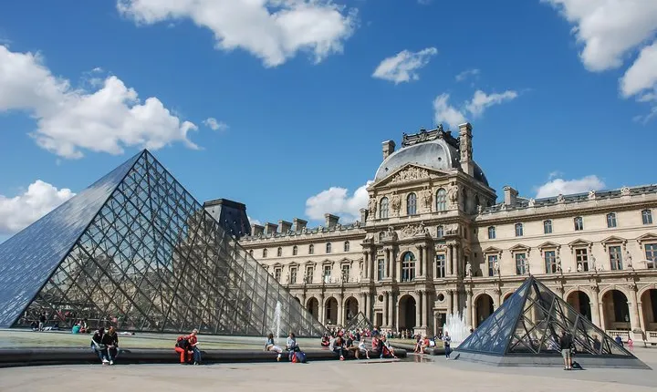 Guided Tour of the Louvre Museum with Orsay Museum Ticket
