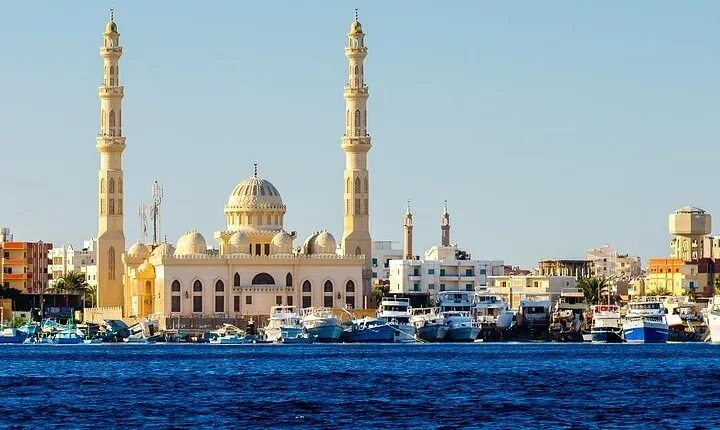VIP City Tour and Sea Food With Guide And Transfer – Hurghada