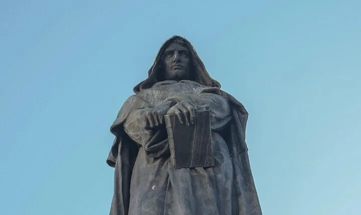 Rome Secrets with Dark History and Tasty Bites Tour Experience 