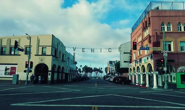 Venice Vibrations Public Bike Tour Experience