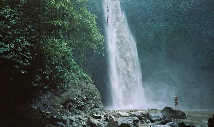 Private Tours Nungnung waterfall And Beratan Temple