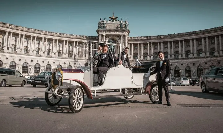 City Sightseeing Tour in an Electro Vintage Car (up to 5 people)