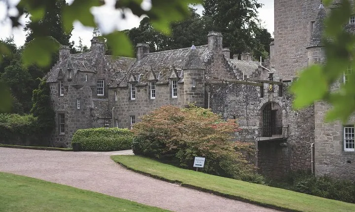 Private Outlander & Cawdor Castle Tour