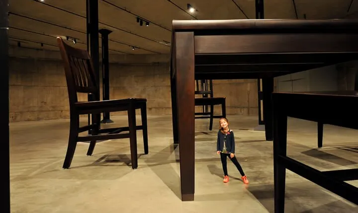 London Tate Modern Art Gallery Private Tour for Kids & Families
