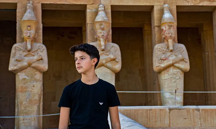 Tour to Luxor with Professional Photographer from Hurghada