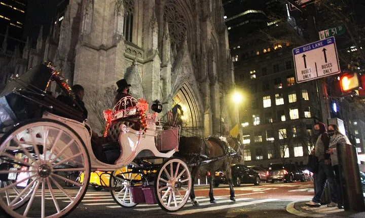 Magical Evening Horse-Drawn Carriage through NYC (65 min)