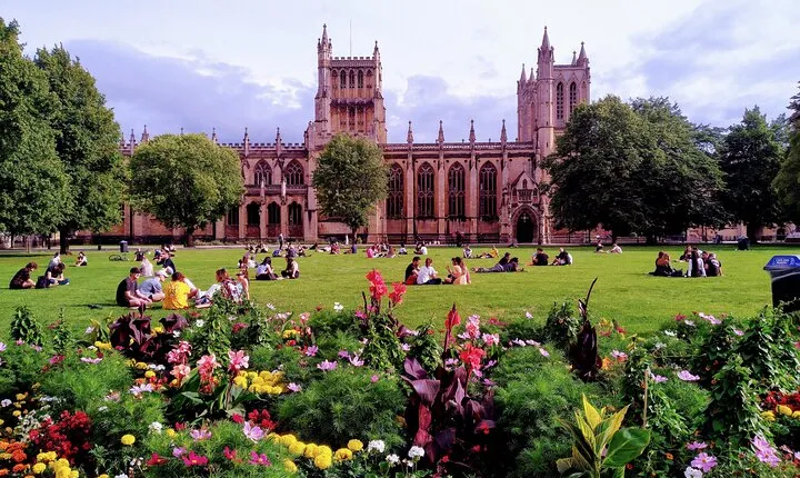 Bristol's Brilliant Pubs: A Self-Guided Tour of the Old City