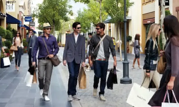 Private Tour: Madrid Outlets with Style