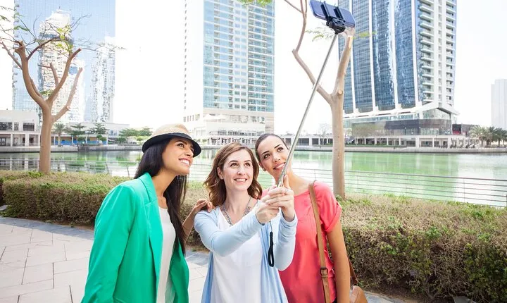 Discover Dubai’s Heritage: Private Walking Tour with Souks