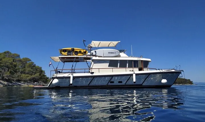 Korcula Island Snorkeling Adventure , ship wreck and lunch