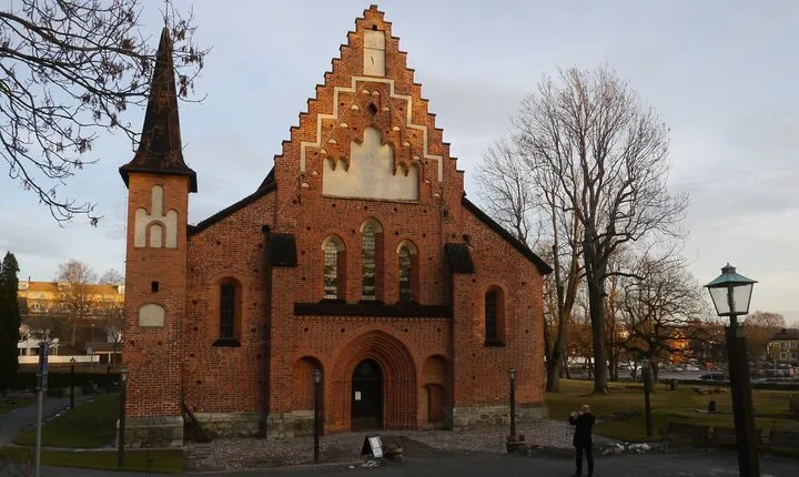 Guided nature and history experience 8h, Biskops-Arnö and Sigtuna from Stockholm