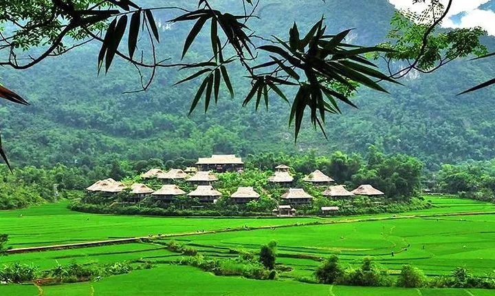 Mai Chau Getaway 1 Day from Hanoi - Small Group - Limousine bus