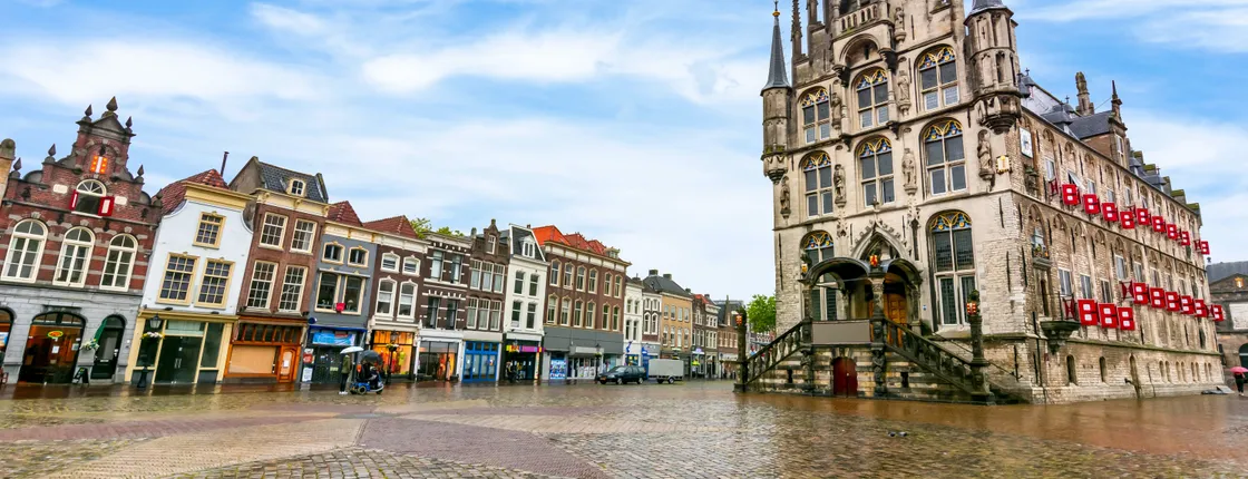 Self guided tour with interactive city game of Gouda