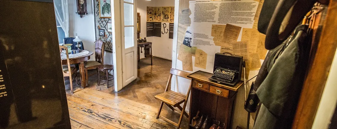Krakow: Vistula Short Cruise and Schindler's Factory Guided Tour