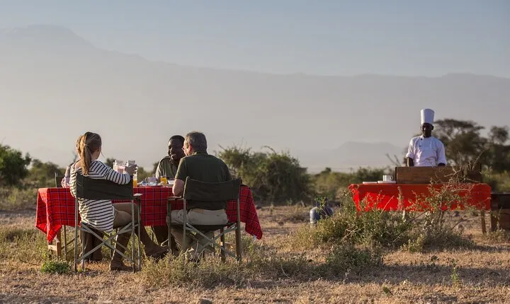 5 Days Amboseli Tour in Lake Naivasha and Masai Mara Safari