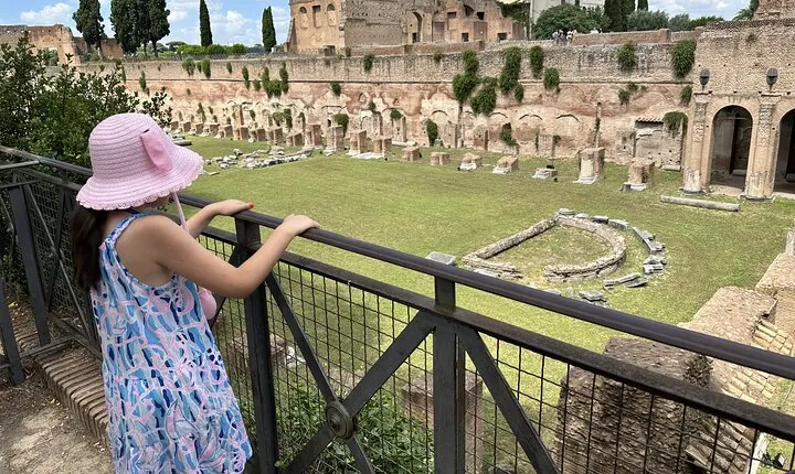 Colosseum and Roman Forums Tour with Private Kid-friendly Guide